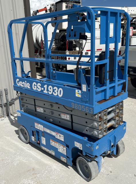 2006-genie-gs-1930-scissor-lift-980563