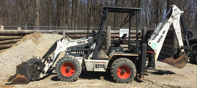 BobCat B250 Loader Backhoe 4X4 Diesel (960116)