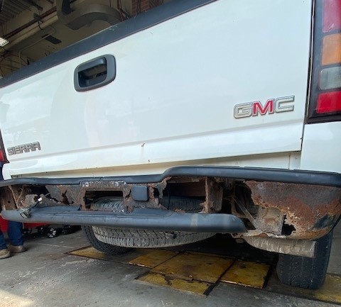 2005 GMC Reg Cab 4x4 Truck (340560) - Image 5