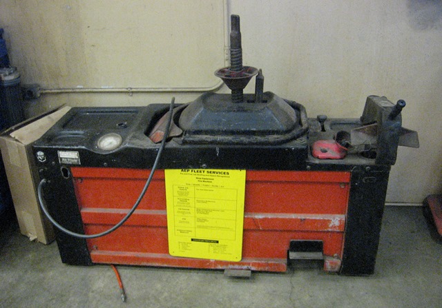 Coats 30-30 Tire Changer