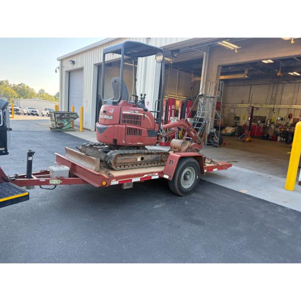 2005 Ditch Witch MX15 Mini Hydraulic Track Excavator with S8B Trailer (960129 and 911372)