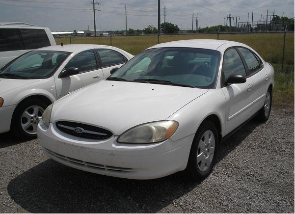 130427 Ford Taurus 2001