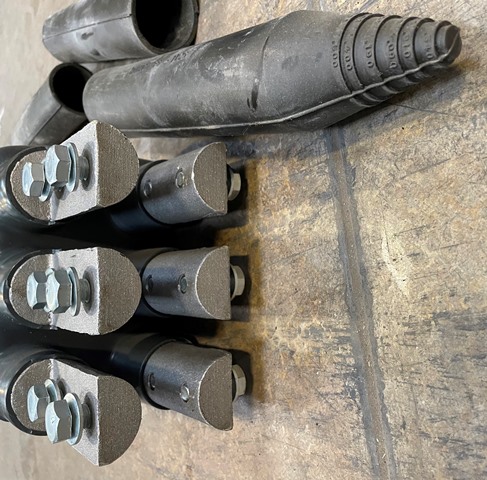 Lot of 16 Homac Underground Spade Connectors - Image 3