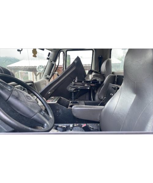 Salvage - 2015 International Material Handler (860118) - Image 4